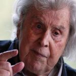 Ο Μέγιστος Μίκης Θεοδωράκης αυτοβιογραφείται και συγκλονίζει! (Βίντεο Ντοκουμέντο ιστορικής σημασίας!) – Δείτε το!