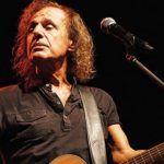 ΄΄Μαμά΄΄: Ένα ιερό τραγούδι για όλες τις μάνες του κόσμου που… πρέπει να ακούσετε!